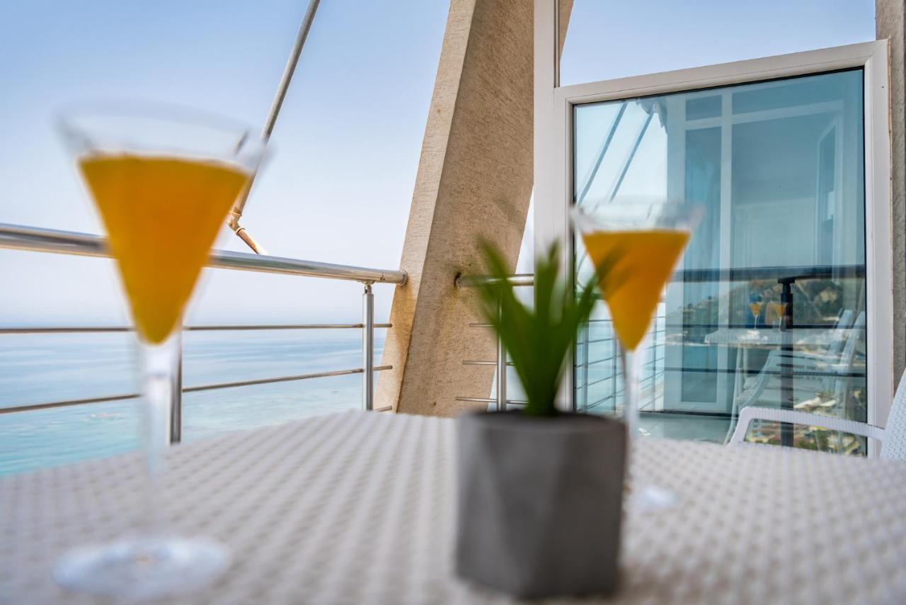 Spectacular Seaview Penthouse Apartamento Durrës Exterior foto